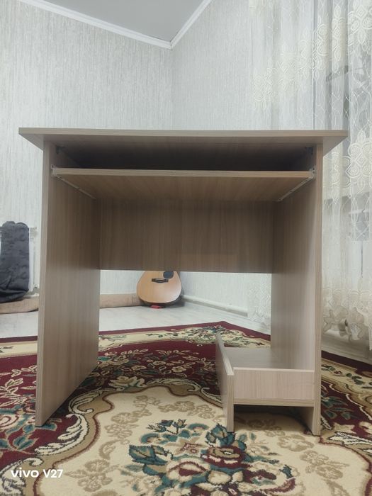 Продам компьютерный стол