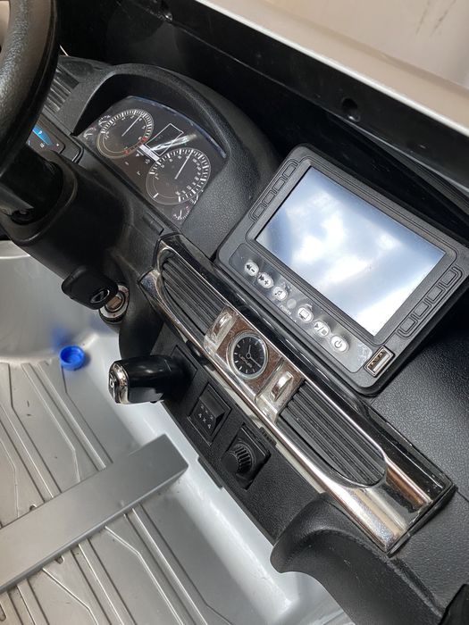 продам детскую машинку электромобиль