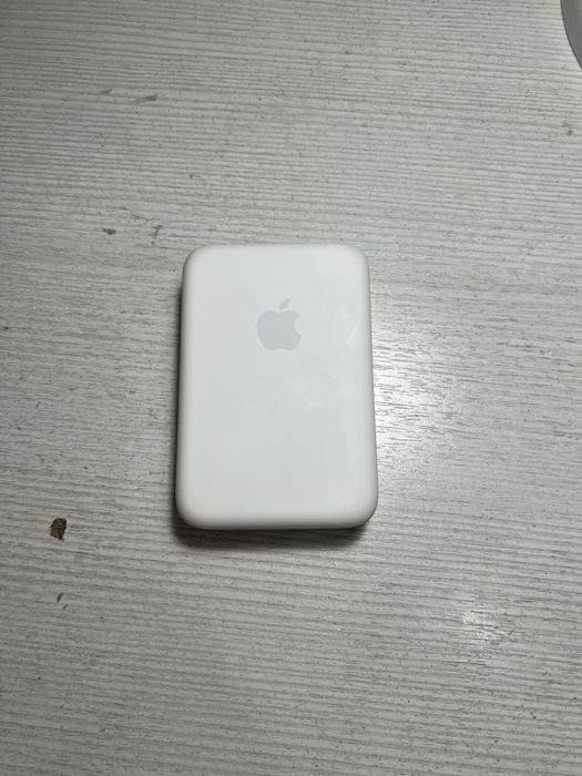 Повербанк от apple
