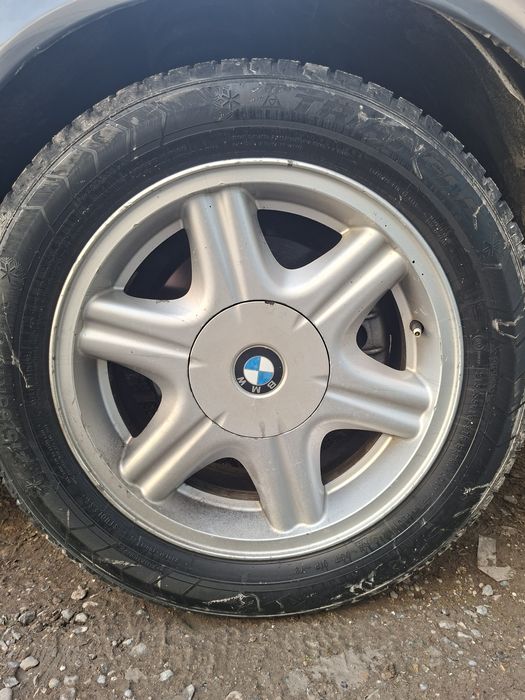 Диск вмв Е34 16 размер резина вместе