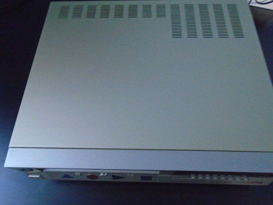 видео JVC hr-d120em