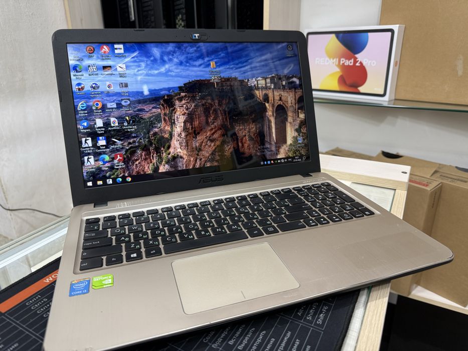 Ноутбук asus