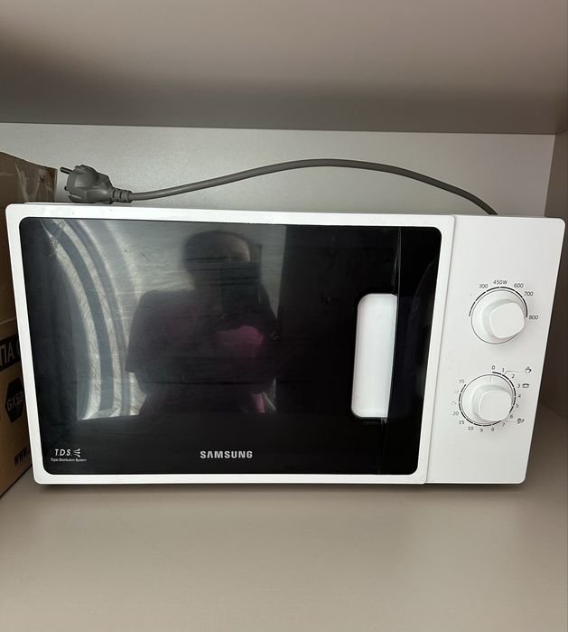 Продам микроволновую печь