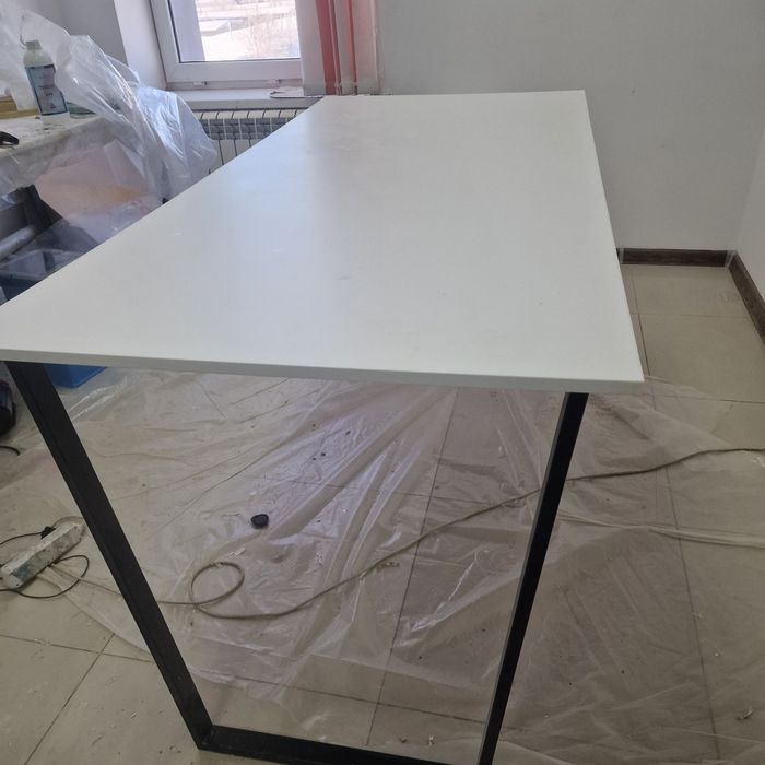 Продам стол  в отличном состоянии