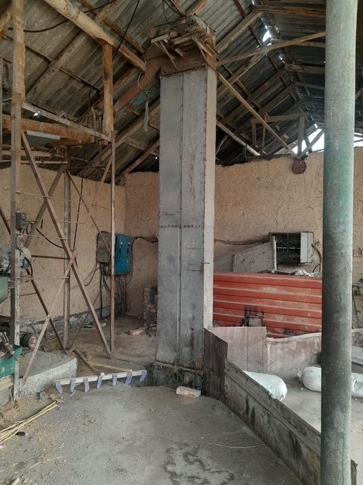 Sholini chiqaradigan tegirmon sotiladi