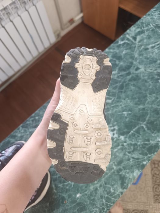 Детские кроссовки