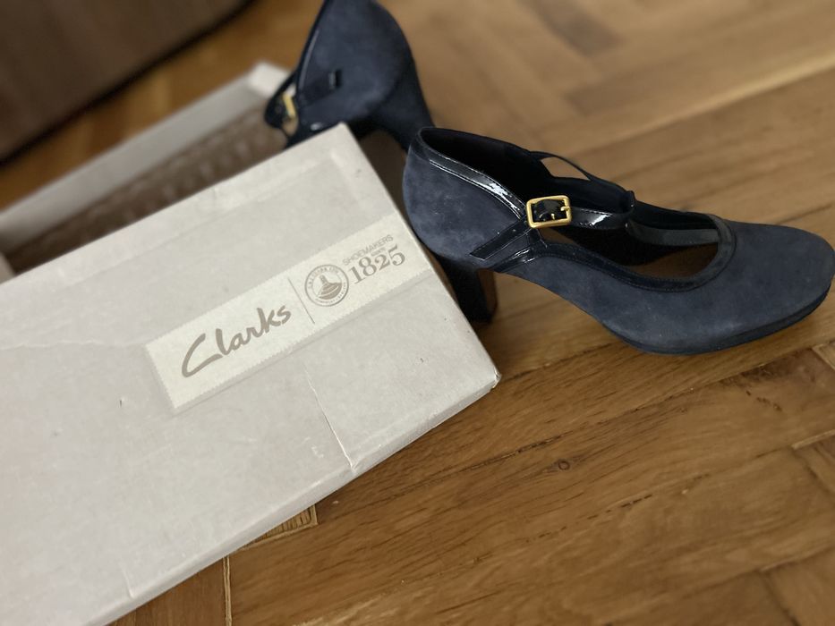 Елегантни токчета на Clarks, размер 38