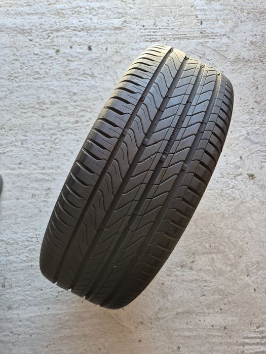 O bucată 205/55 R16 vară - una Continental Nexen