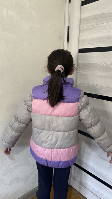 куртка детская 7-10 лет , без изъянов, теплая, шапка снимается