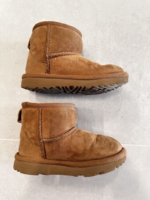 Cizme UGG marimea 25