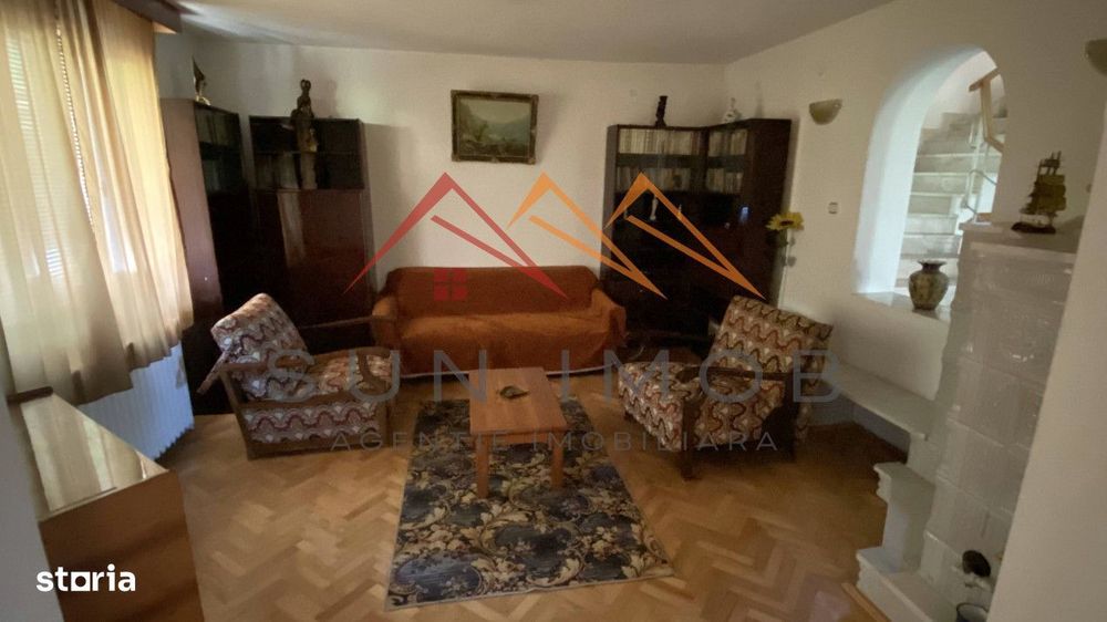 Vila de vanzare, teren 3100 mp, 7 camere, 6 grupuri sanitare, 3 CT, an