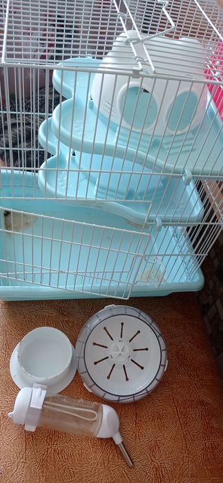 Продам клетку,для хомяков.