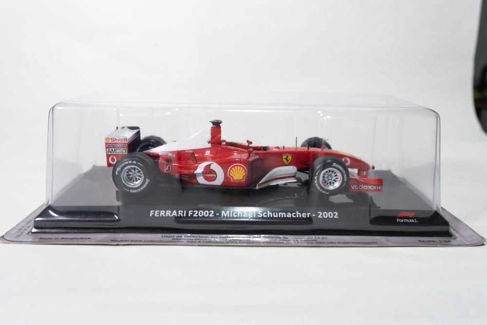 Macheta Michael  Schumacher Ferrari F2002 World Champion 2002 1:24