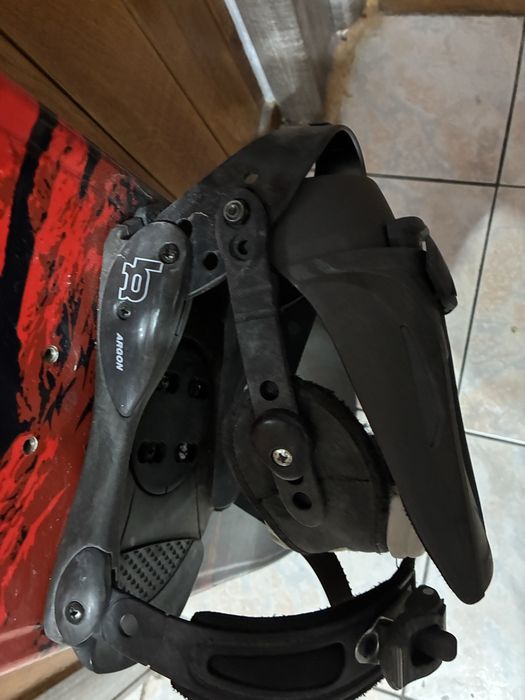 Snowboard Nidecker 140 cm + legaturi