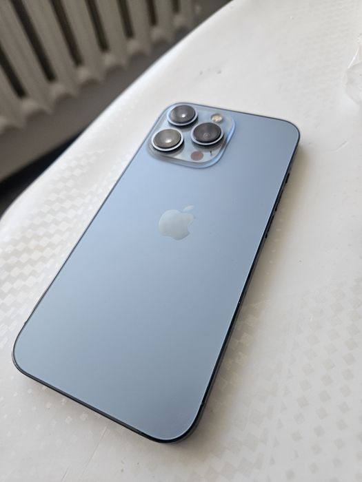 Айфон 13 про в хорошем состояний