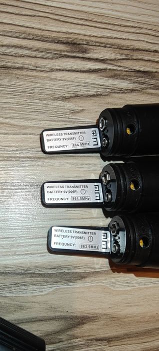 Безжични микрофони и станции