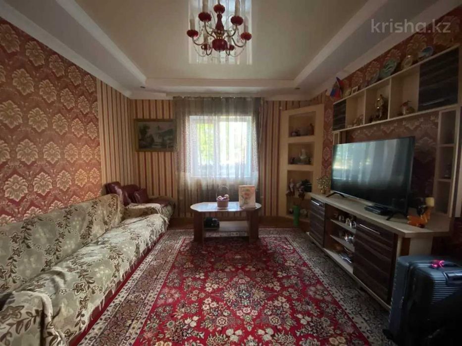 Шикарный дом в пригороде Алматы