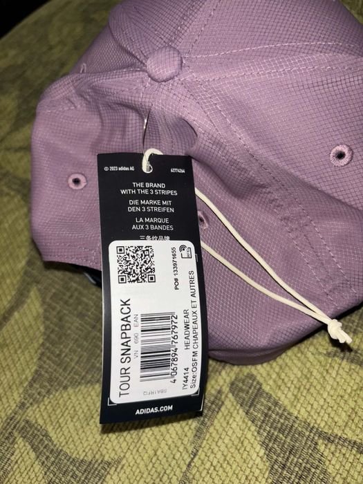 НОВИ шапки с козерка Adidas