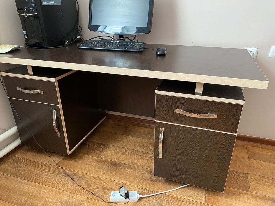 Стол письменнный