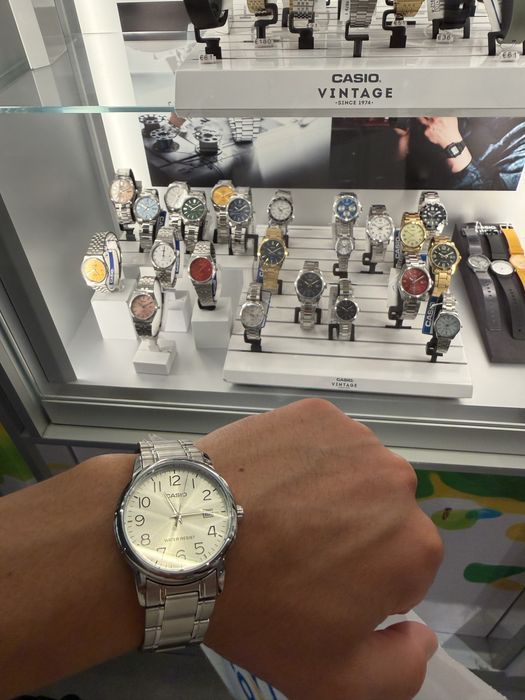Продам часы Casio оригинал 100%