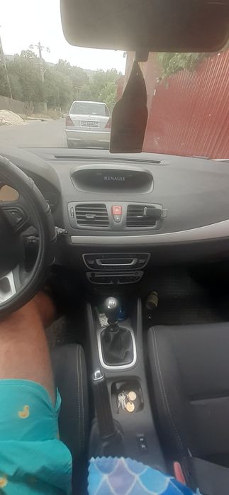 Vând s-au schimb cu ceva mai nou .