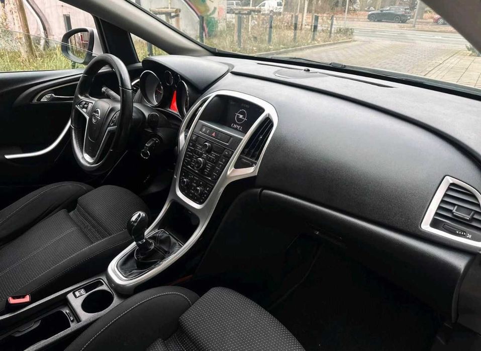 Продавам опел астра