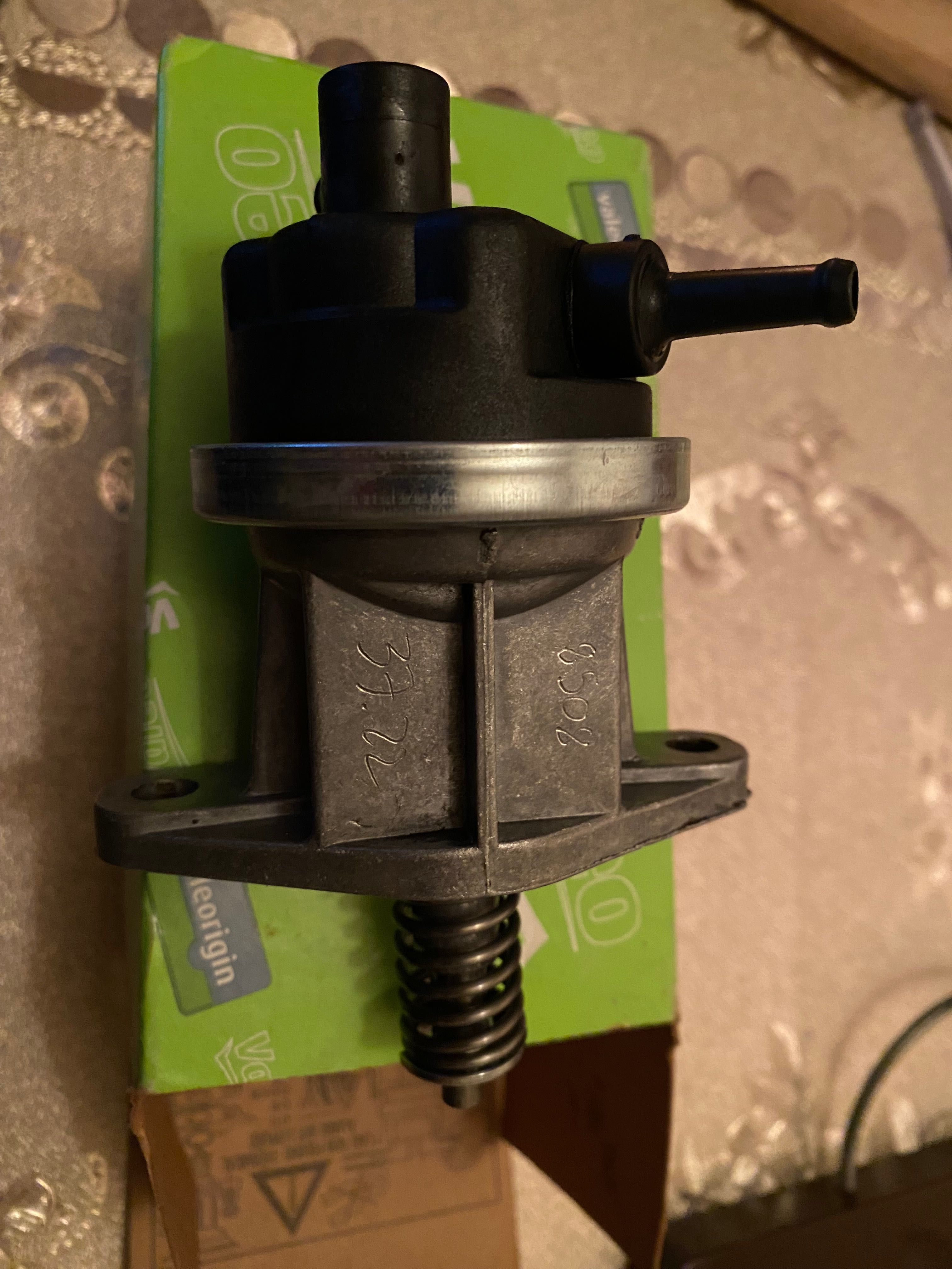 Бензинова помпа за голф 2 гр. Петрич • OLX.bg