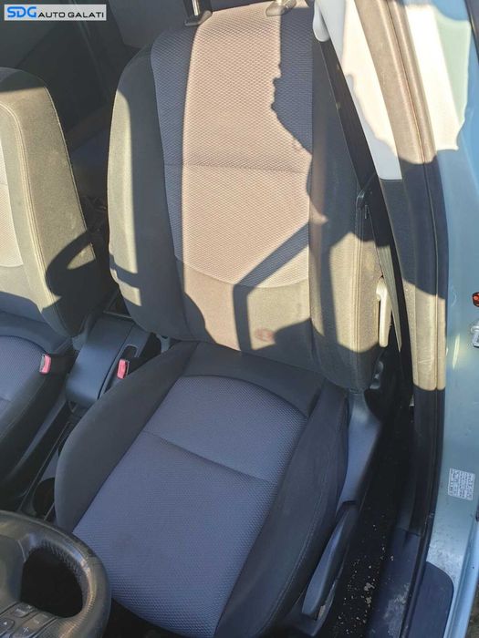 Interior Textil Fara Incalzire Scaune Fata Stanga Dreapta Bancheta Sezut cu Spatar si Randul 3 de Scaune Mazda 5 2005 - 2010 [C3469]