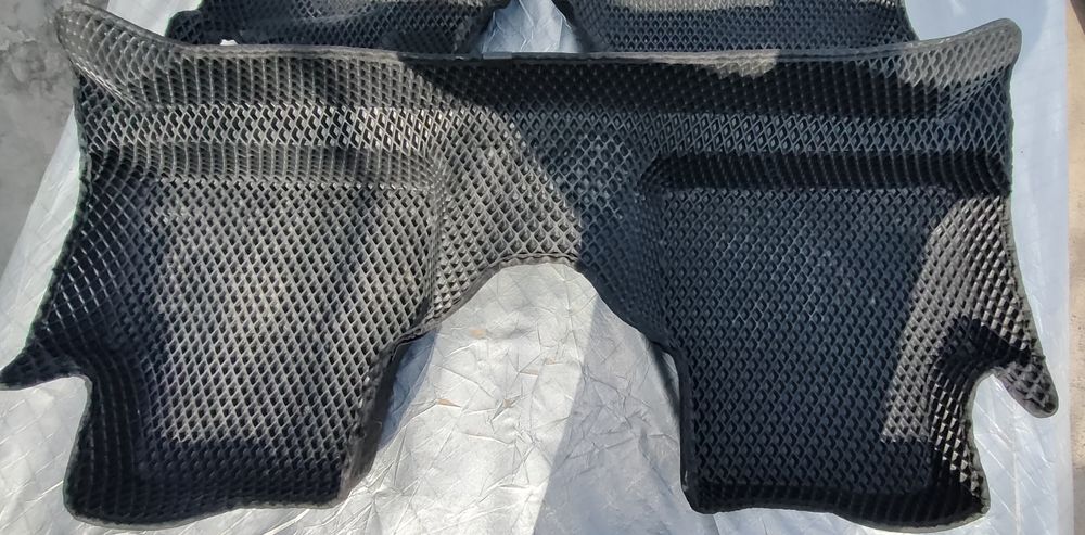 Продам б/у полики Evakor , в идеальном состоянии для Cobalt