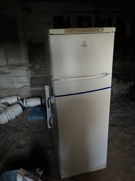 Холодильник indesit st 167