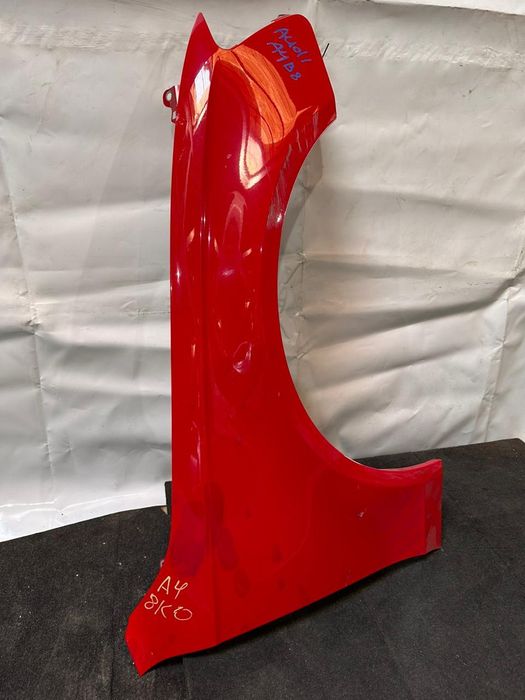 Переднее крыло правая Audi A4B8