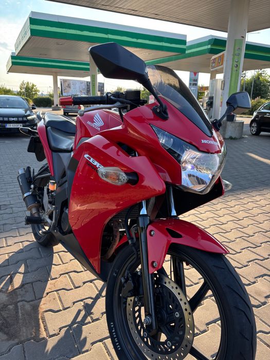 Vând Honda CBR 125R