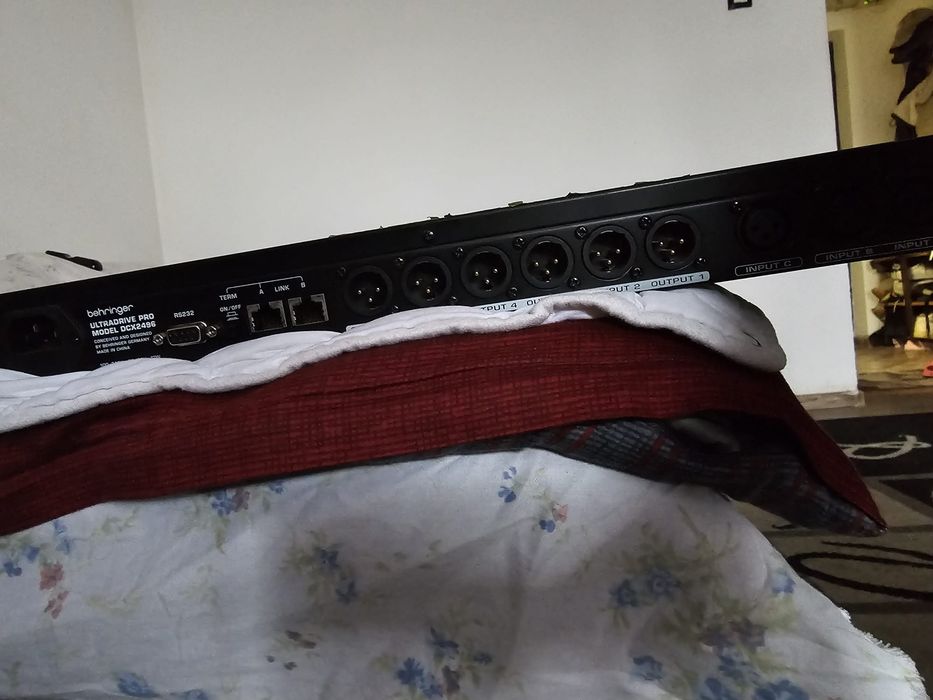Behringer ultradrive pro dcx 2496