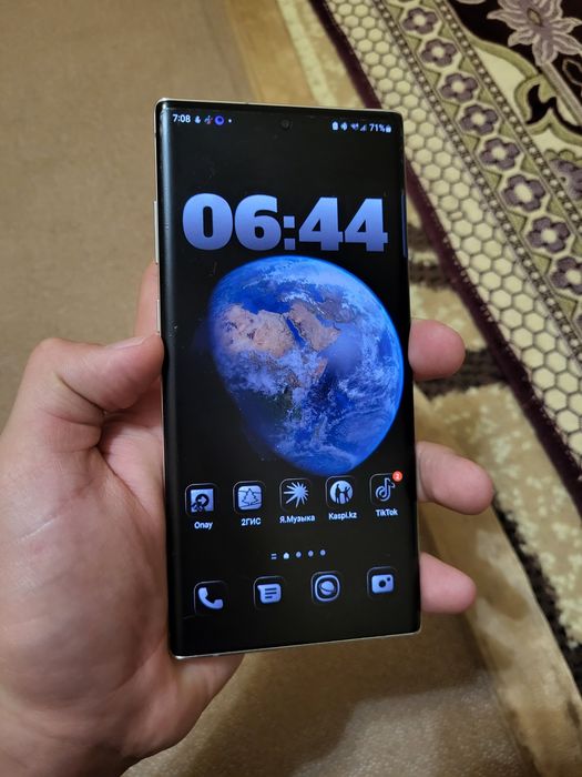 Продам самсунг нот 10+ 5g срочно