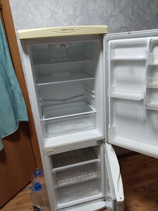 Продам  холодильник