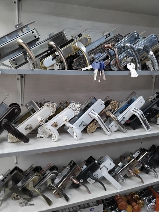 Вскрытие замков установка доводчиков