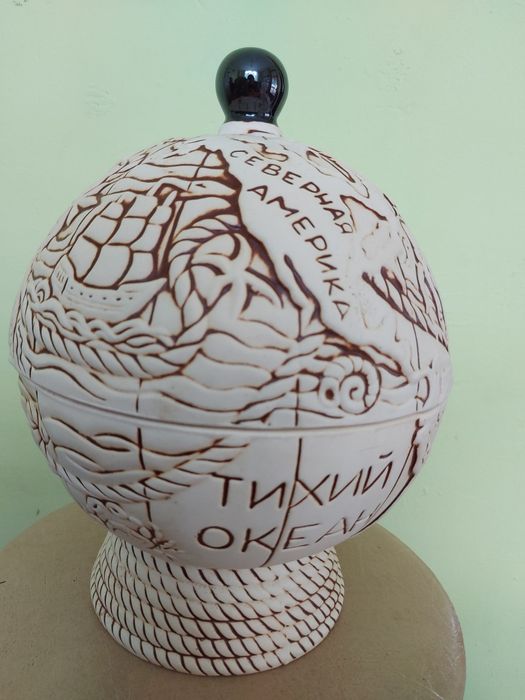Продам керамический глобус