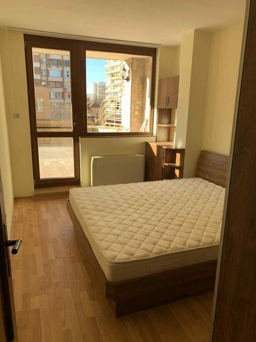 Дава се под наем Тристаен апартамент в Ловеч, Център - 90 кв.м за 357 € - Снимка #9