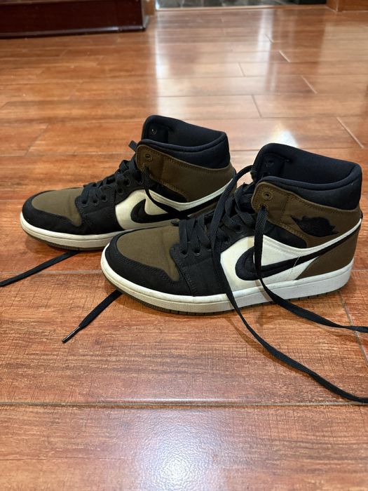 JORDAN 1 mid "olive toe"