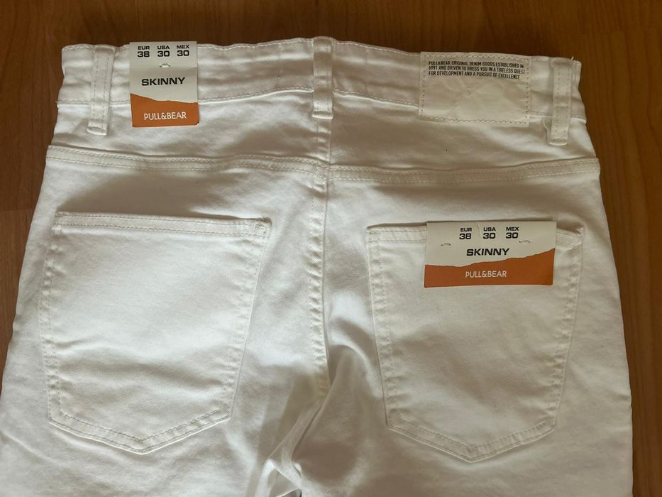 Blugi albi skinny Pull & Bear