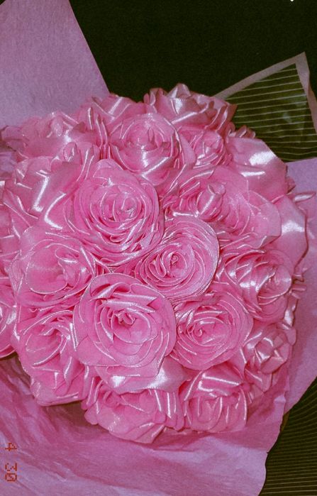 Букеты из атласных роз