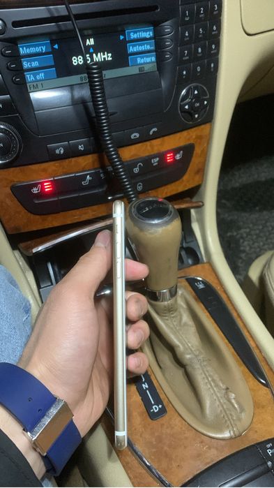 Продам iphone 7+