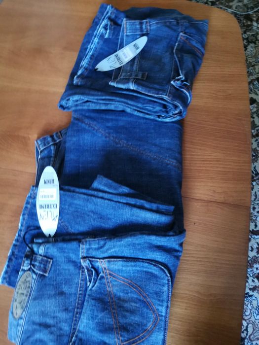 Дънки чисто нови