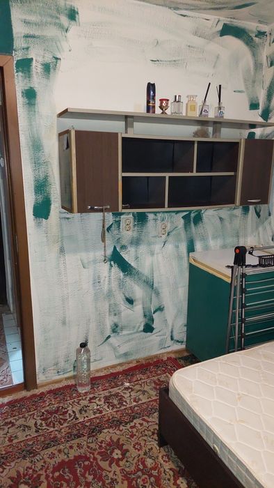 Vând în rate garsoniera!