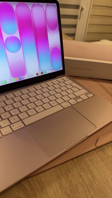Apple MacBook Neo 13 Roz (Blush) | 8GB RAM | 512GB SSD | Garanție