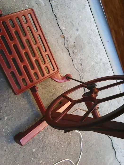 Masina de cusut Monica