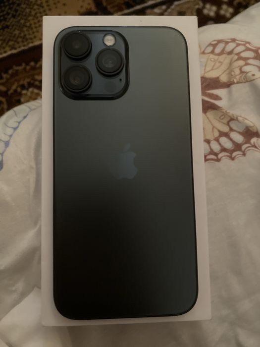 Продам телефон iPhone 16 1 терабайт за 200 000