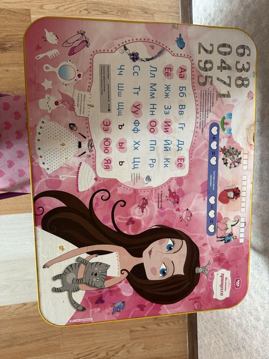 Продам недорого детский стол и стул