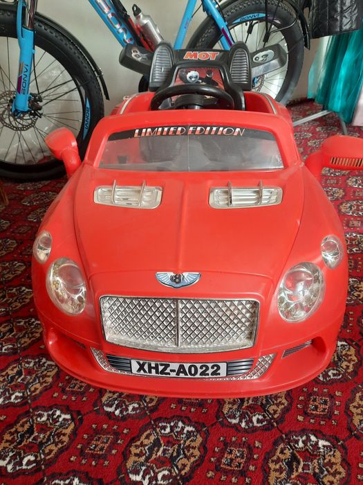 Продаётся детский электромобил
