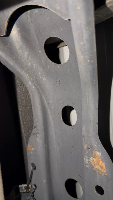 Траверса запаски Прадо 150